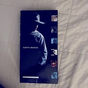 Garth Brooks. The Limited Series